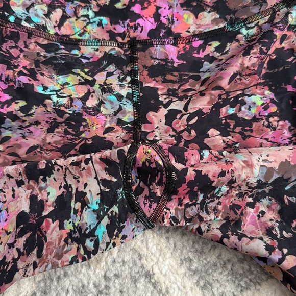 Lululemon Base Pace High-Rise Short 8" - Picture 4 of 10